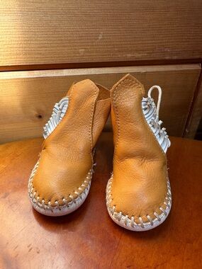 Vintage Swivel Action Baby 9-18 M Moccasins soft leather tan and white fringe 4